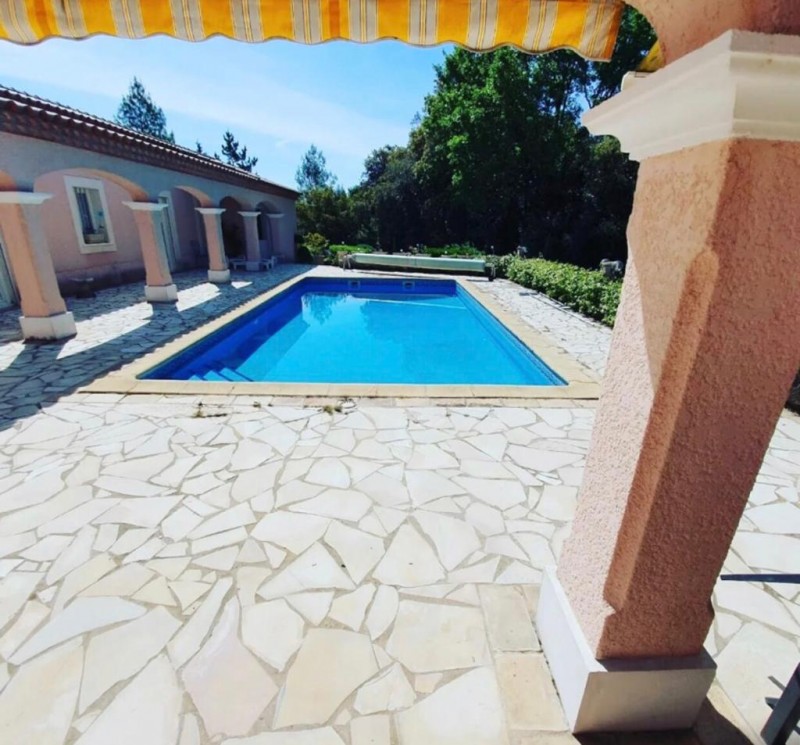 Construction de piscine en béton à Vendres