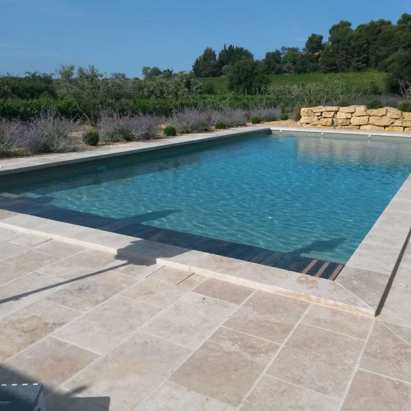 Construction d'une piscine en béton à Gignac