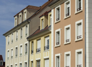 Différents revêtements de façades d'immeuble à Angers