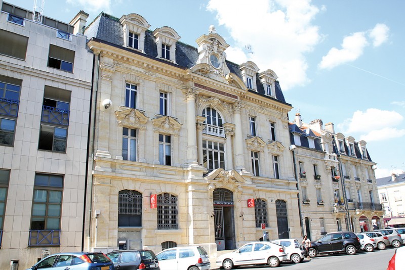 Rénovation d'une façade en pierre à Bordeaux
