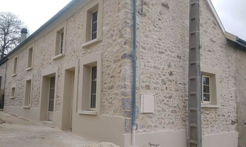Rénovation d'une façade en pierre à Courseulles-sur-Mer