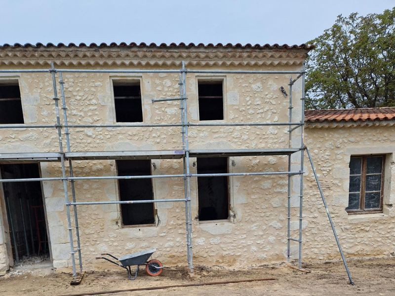 Rénovation de façade en pierre à Sauternes