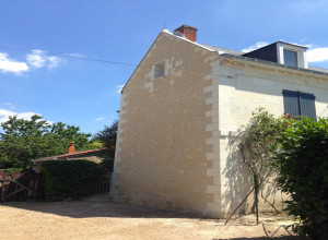 Rénovation de façade en pierre à Sainte-Colombe