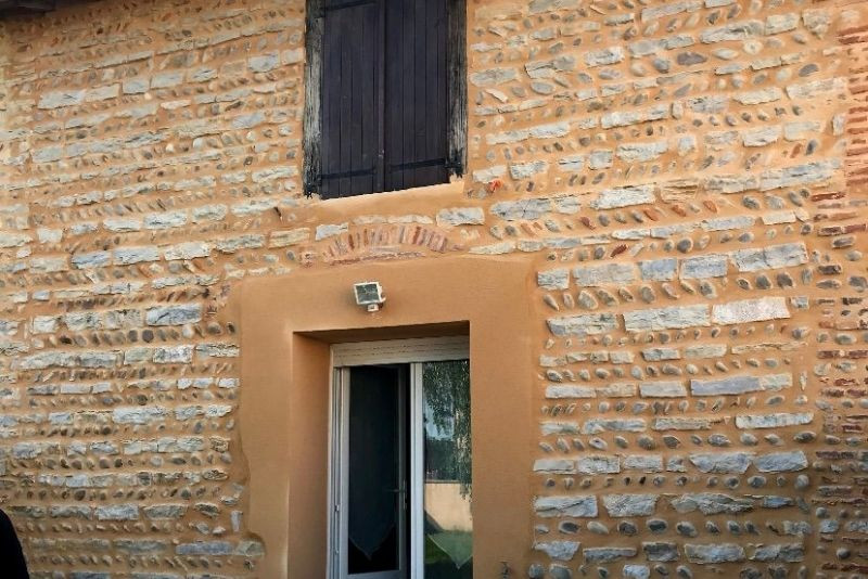 Rénovation de façade en pierre à Vinay