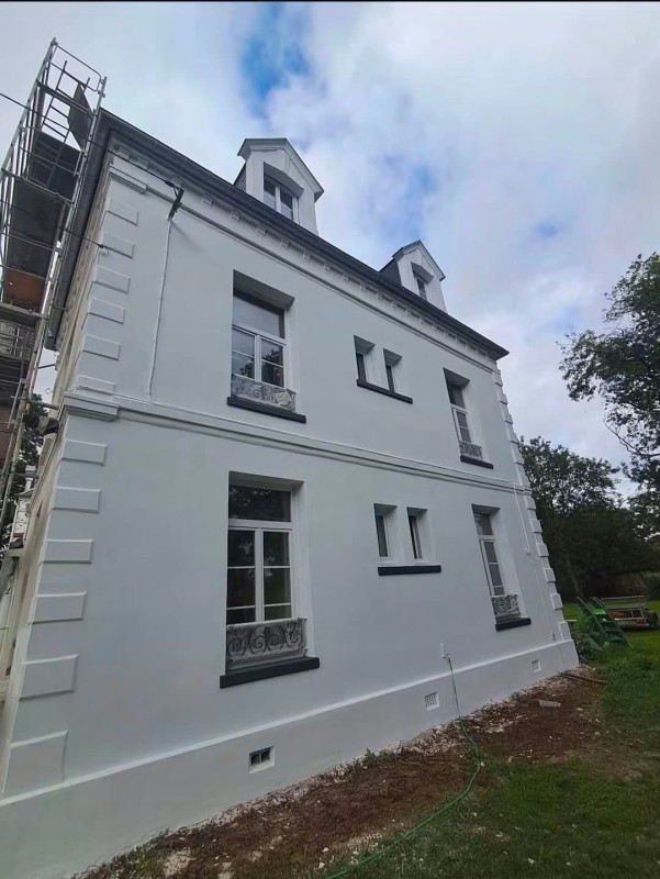 Réalisation d'un ravalement de façade RPE à Ailly-le-Haut-Clocher