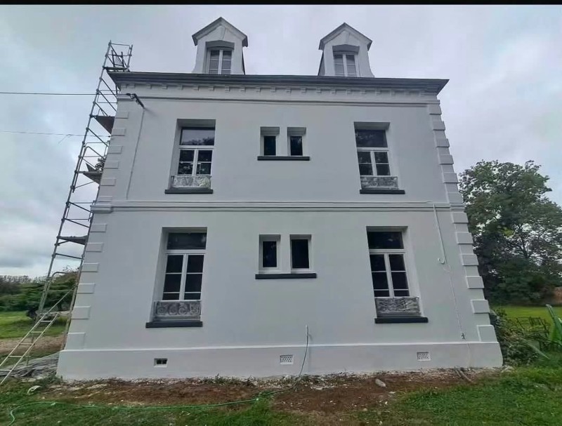 Réalisation d'un ravalement de façade RPE à Ailly-le-Haut-Clocher