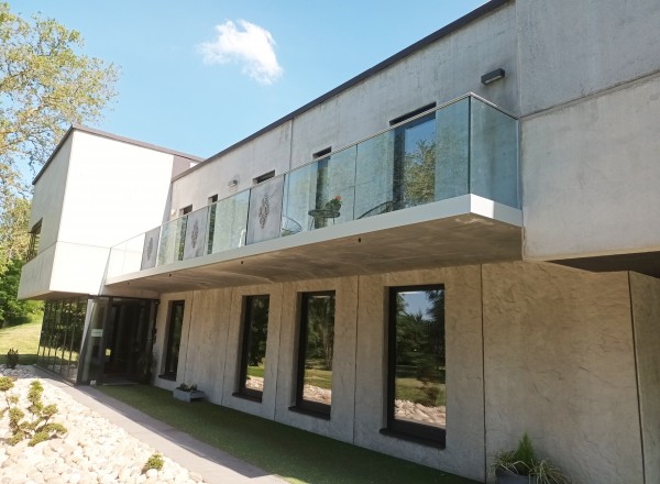 Balcon en béton à Beynes à Beynes