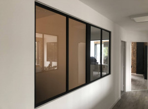 Châssis fixe en alu style verrière à Paris