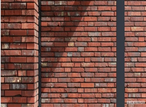Construction de murs en briques de parement et briques pleines à Saint-Sulpice-de-Ruffec