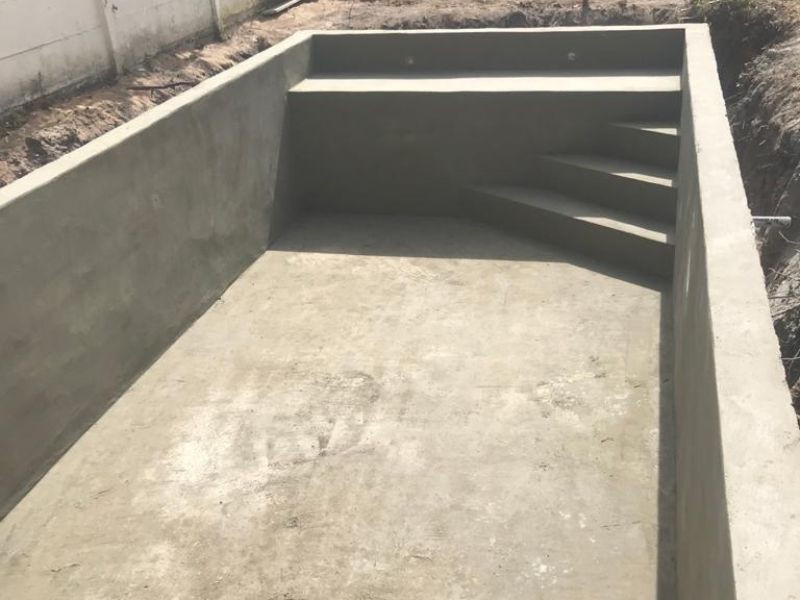 Construction de piscine en béton à Aubiac