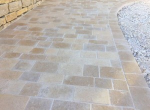 Dallage en pierres naturelles à Aix-la-Fayette