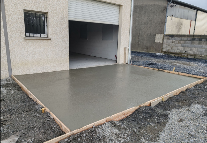 Dalle béton / terrasse béton  à Airoux