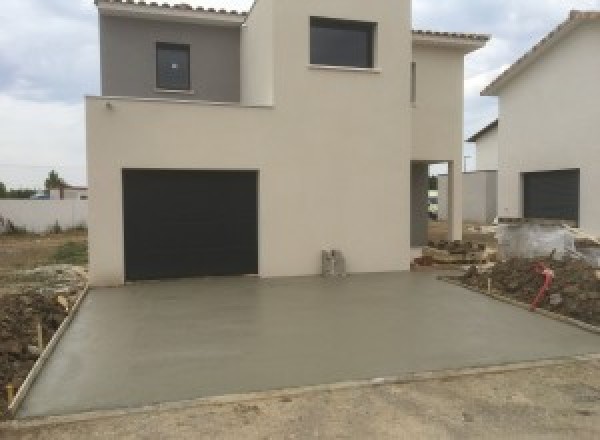 Dalle béton extérieure à Escoussens à Escoussens