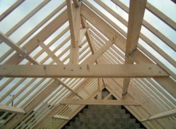 Création de charpente bois traditionnelle à La Haute-Maison