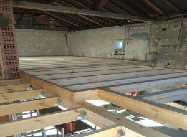 Plancher bois en bastaing ou solives à La Haute-Maison