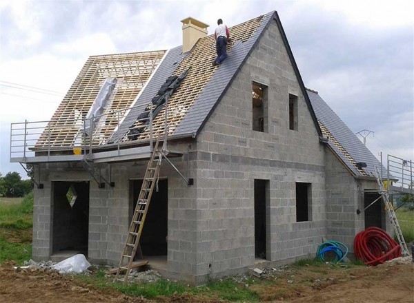 Couverture sur construction neuve à Recoules-d'Aubrac à Recoules-d'Aubrac