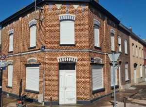 Nettoyage et décapage de façade en brique à La Chapelle-Engerbold