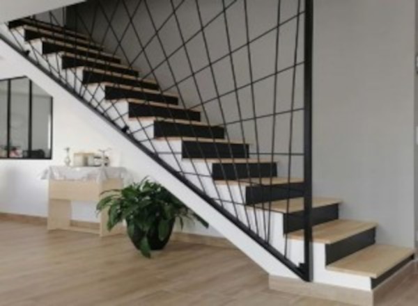 Escalier en béton droit à Plounérin (22)