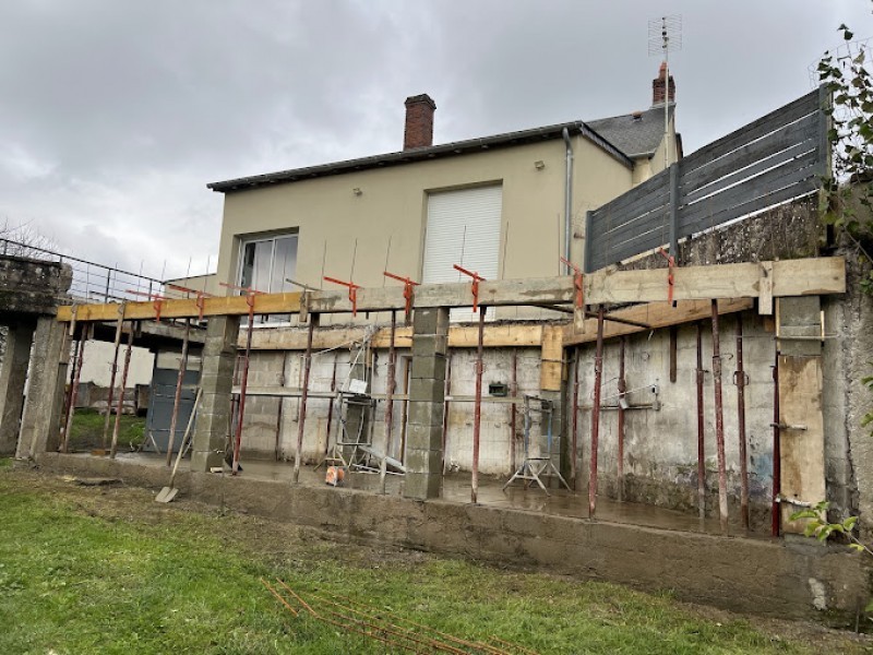 Projet d'agrandir : Extension de maison située à Thiel-sur-Acolin