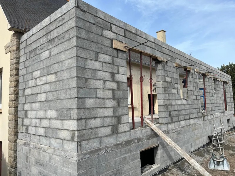 Travaux d'extension de maison à Fougères (35)