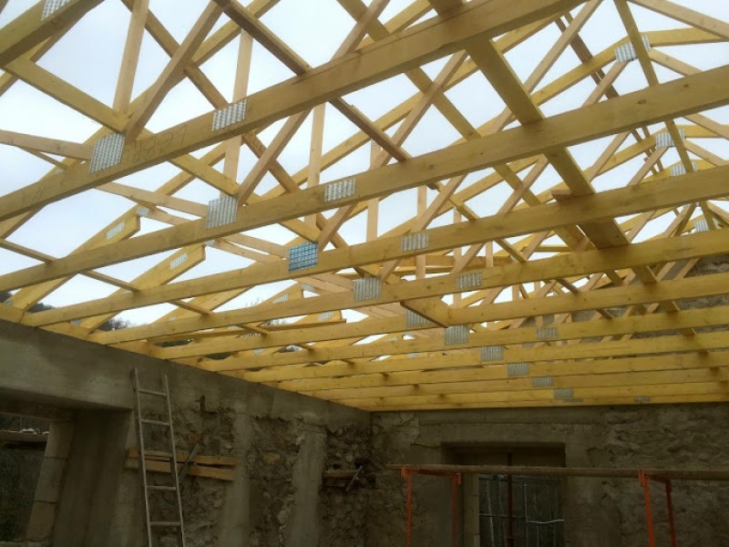  charpente à Saint-Genest-de-Beauzon