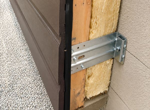 Isolation extérieure avec finition bardage bois à Ambutrix