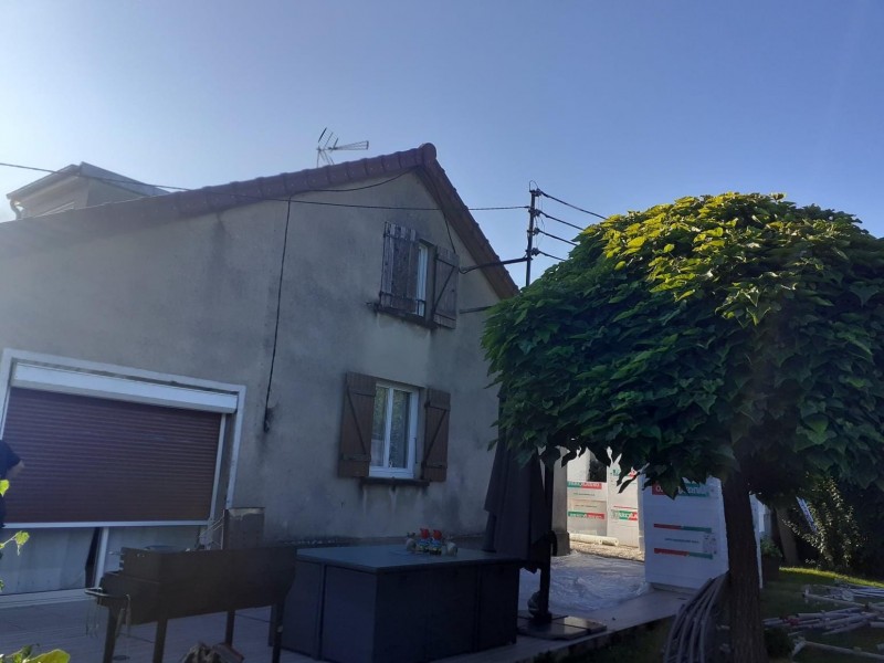 Réalisation d'une isolation extérieure (ITE) d'une maison à Autun