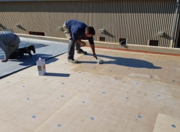 Pose d’une membrane EPDM &agrave; Puylaroque