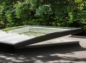 Installateur de puit de lumière Vélux sur toit plat à Rasiguères