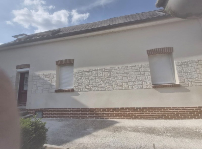 Réalisation d'un ravalement de façade à Louvencourt (80)