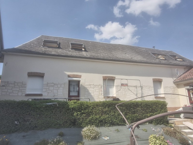 Réalisation d'un ravalement de façade à Louvencourt (80)