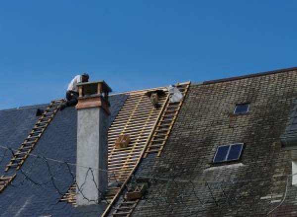 Remplacement de la couverture sur maison ancienne à Le Vernet