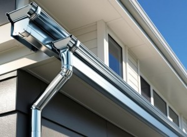 Pose et remplacement de gouttières à Thièvres