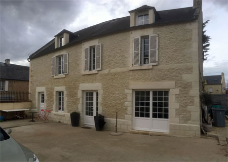 Rénovation de façade en pierre à La Chapelle-Engerbold