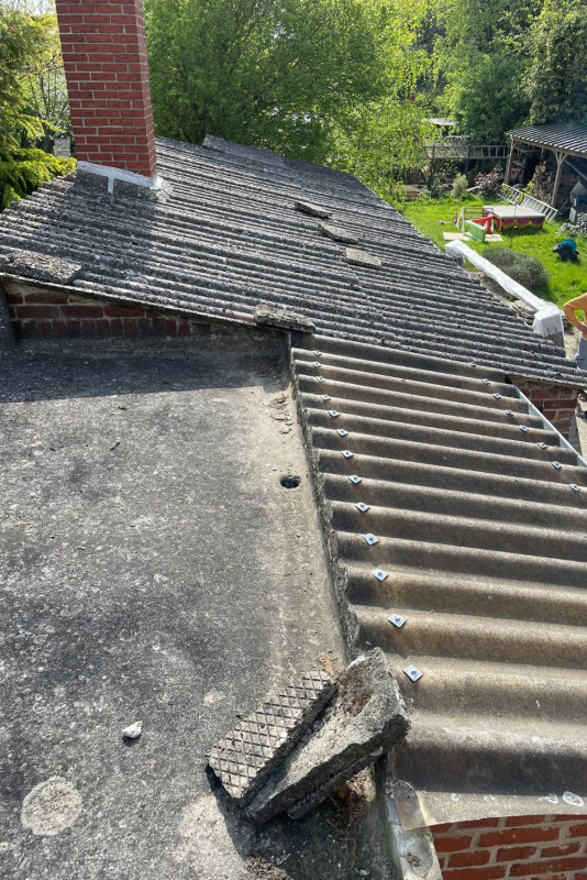 Réalisation d'une rénovation de toiture en bac-acier