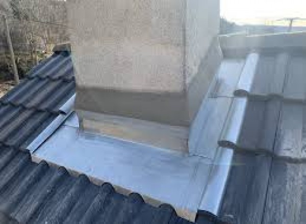 Réfection de solin de cheminée à Leyvaux à Leyvaux