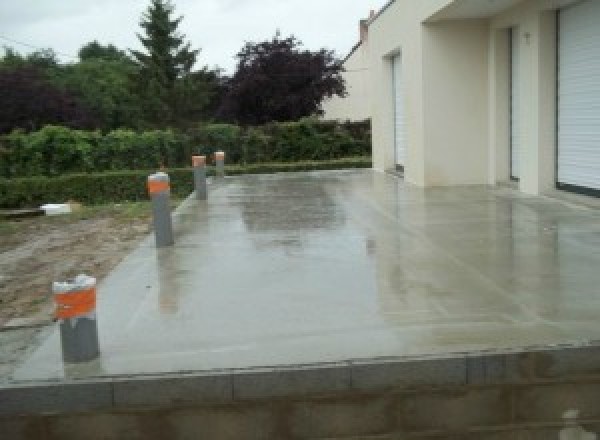 Terrasse en béton à Dampierre-en-Burly