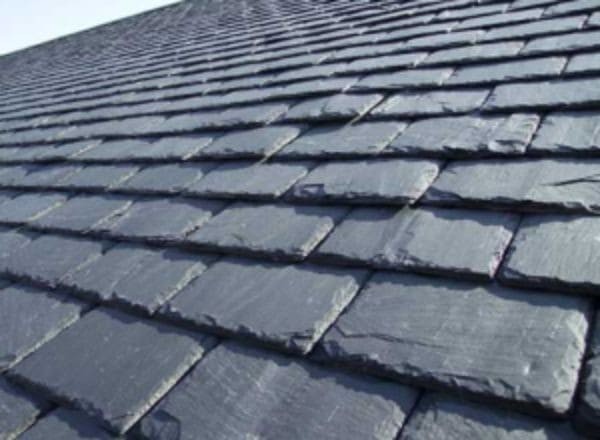 Travaux de couverture en ardoises naturelles