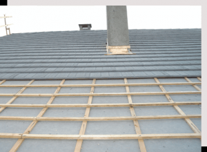 Travaux de couverture en ardoises synthétiques à Longuesse