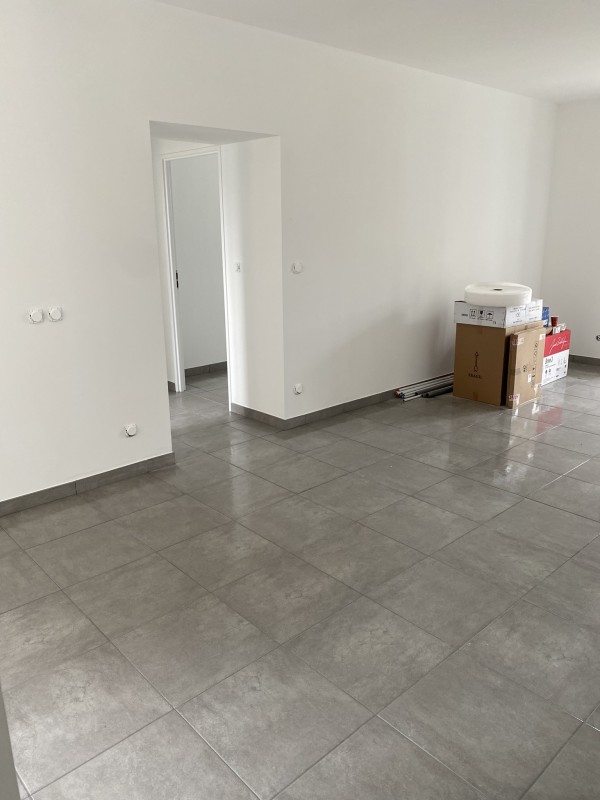  carrelage, dallage, faïence à Céaux-d'Allègre